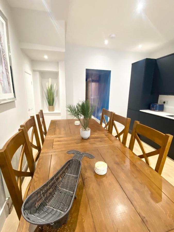 Cloud9 Guest House - By Coastline Retreats - 2 Bedroom Self Contained Garden Flat - Luxury Bath, Netflix, Superfast Wifi, Parking Included 伯恩茅斯 外观 照片
